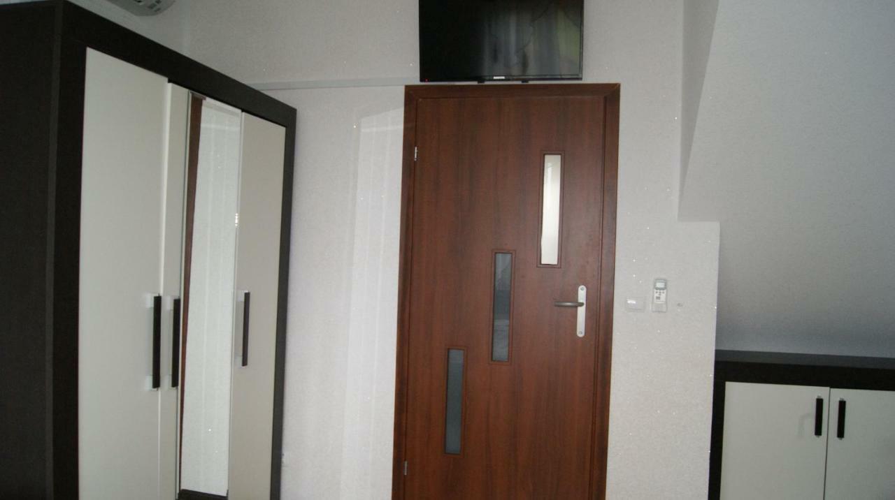 Pokoje Goscinne-Kwatera U Evy Swarzewo Exterior photo