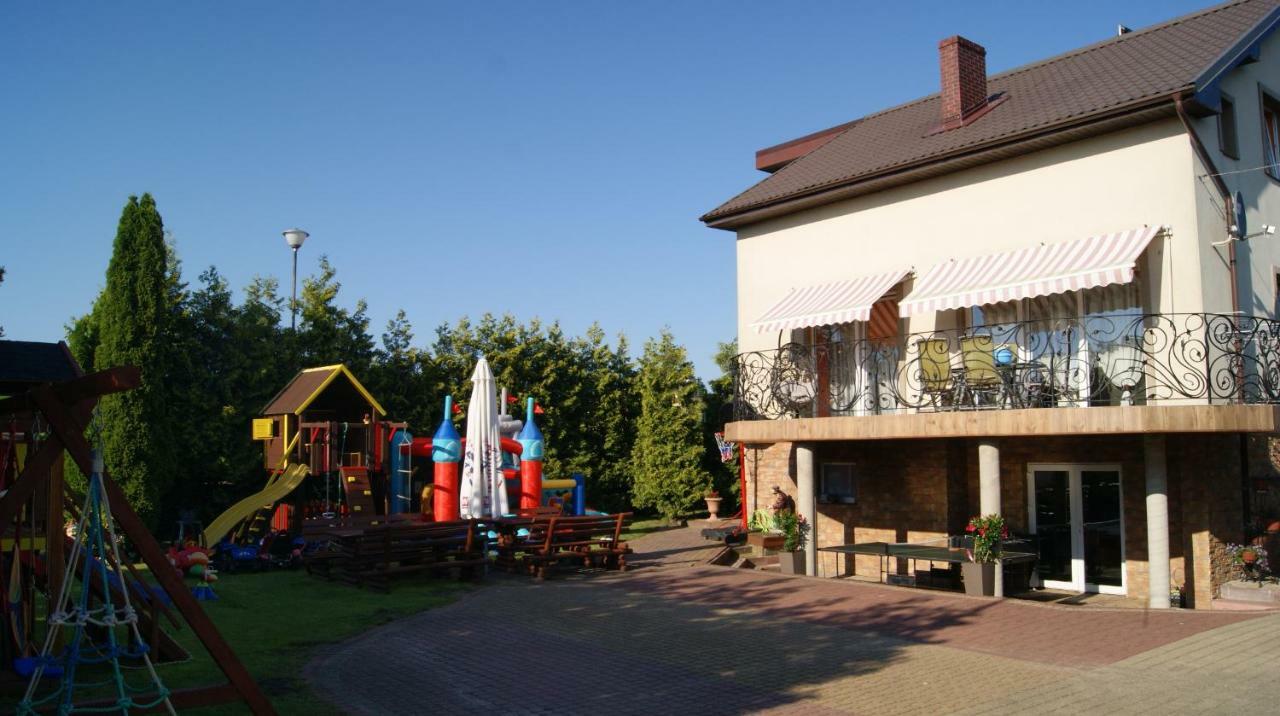 Pokoje Goscinne-Kwatera U Evy Swarzewo Exterior photo